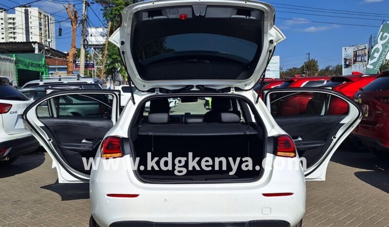 
MERCEDES – Benz (A180 Progressive) full									