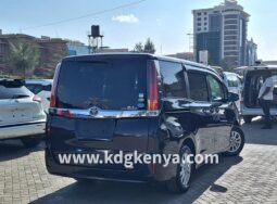 TOYOTA -NOAH ( XGRADE/ 7 SEATER) full