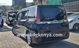 TOYOTA -NOAH ( XGRADE/ 7 SEATER) full