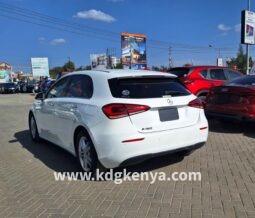 MERCEDES – Benz (A180 Progressive) full