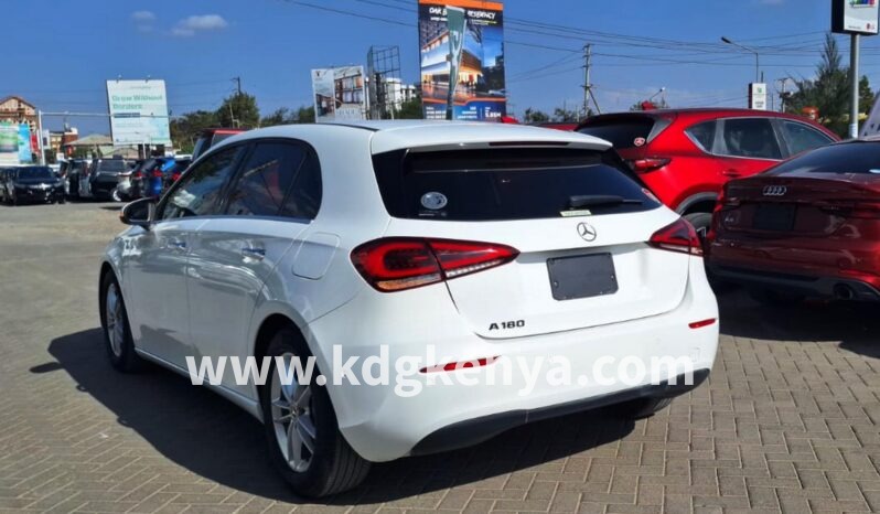 
MERCEDES – Benz (A180 Progressive) full									