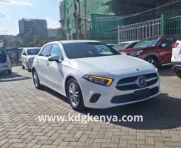 MERCEDES – Benz (A180 Progressive)