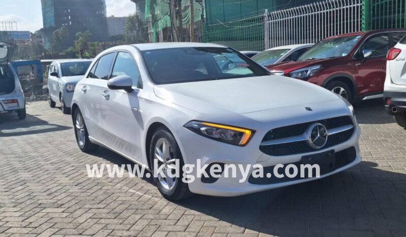 
MERCEDES – Benz (A180 Progressive) full									