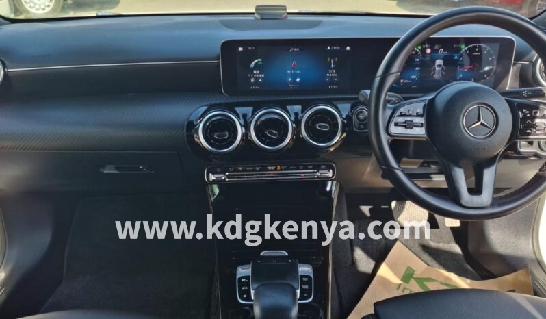 
MERCEDES – Benz (A180 Progressive) full									