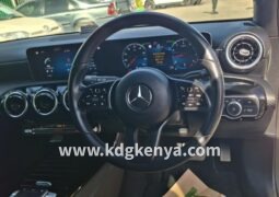 MERCEDES – Benz (A180 Progressive)