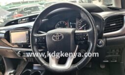 TOYOTA – HILUX (DX 2.4 D) full