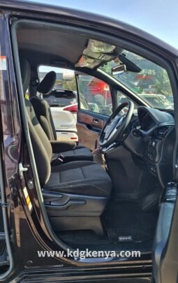 TOYOTA -NOAH ( XGRADE/ 7 SEATER) full