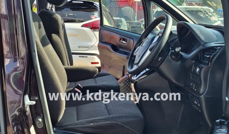 
TOYOTA -NOAH ( XGRADE/ 7 SEATER) full									