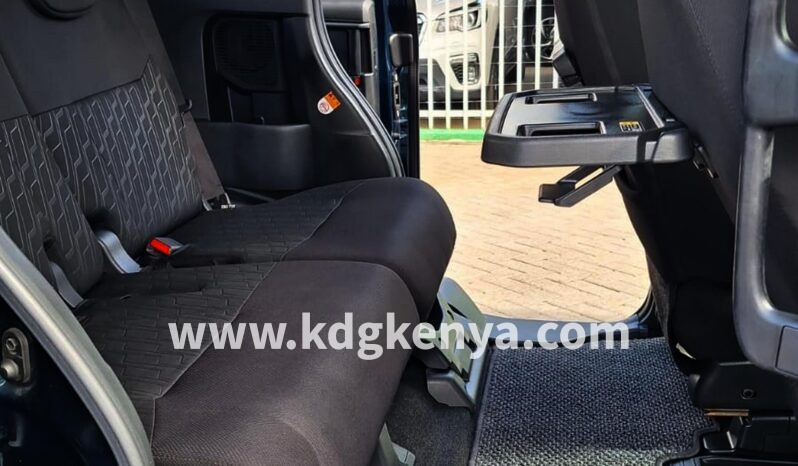 
TOYOTA ROOMY ( G COZY EDITION ) full									