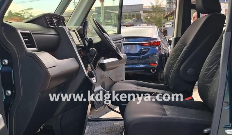 
TOYOTA ROOMY ( G COZY EDITION ) full									