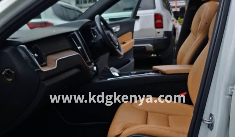 
								VOLVO-XC60 ( T8 ) full									