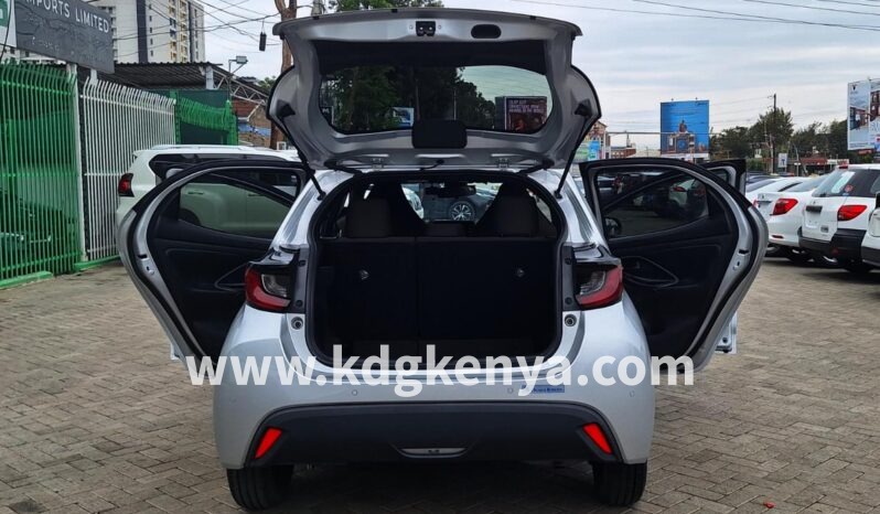 
TOYOTA YARIS (  X GRADE ) full									