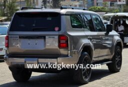 
										TOYOTA LANDCRUISER PRADO ( KAKADU 7 SEATER ) full									