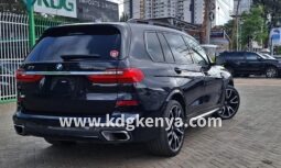 
										BMW (X7/7SEATER) full									