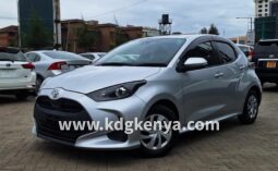 TOYOTA YARIS (  X GRADE )