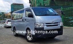 TOYOTA HIACE VAN (GDH206V)