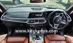 
										BMW (X7/7SEATER) full									