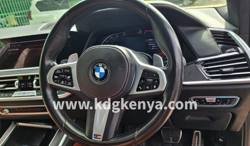 
								BMW (X7/7SEATER) full									