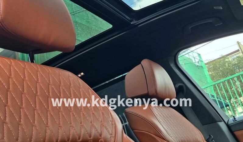 
								BMW (X7/7SEATER) full									