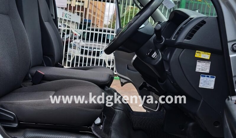 
								TOYOTA HIACE VAN (GDH206V) full									