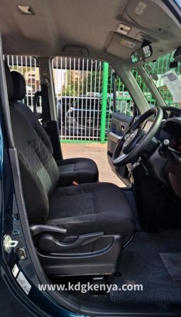 
TOYOTA ROOMY ( G COZY EDITION ) full									