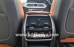
										BMW (X7/7SEATER) full									