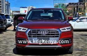 AUDI  ( Q5 )