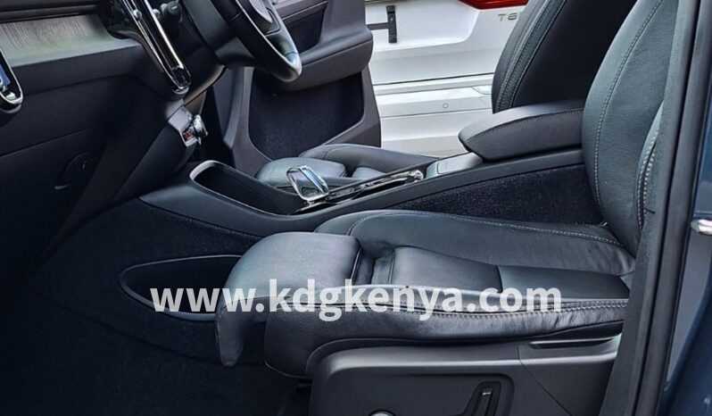 
VOLVO XC40 ( T4 ) full									