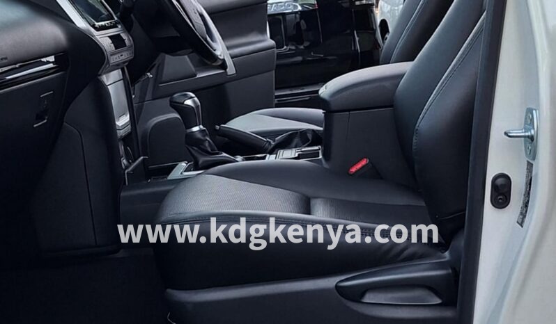 
								TOYOTA – LAND CRUISER PRADO (TX / 7 SEATER) full									