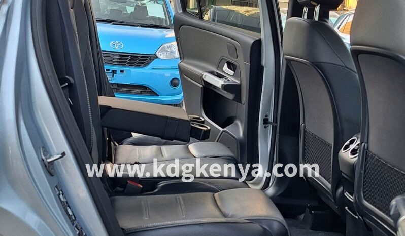 
								MERCEDES BENZ GLB ( 200D 7 SEATER ) full									