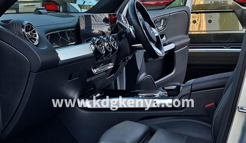 
								MERCEDES BENZ GLB ( 200D 7 SEATER ) full									