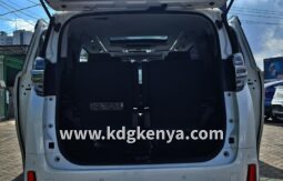 
										TOYOTA VELLFIRE ( 2.5X  6 SEATER ) full									