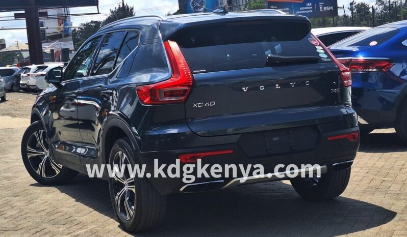 
VOLVO XC40 ( T4 ) full									