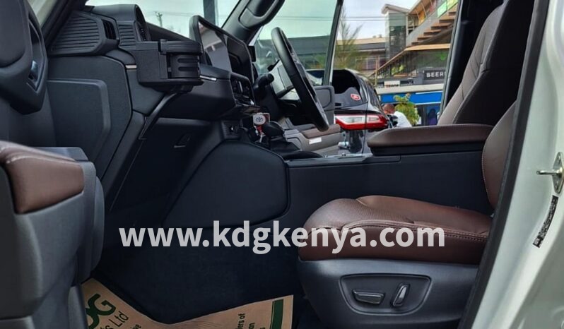 
TOYOTA-LANDCRUISER PRADO J250 (TX  L Package / 4WD / 7 full									