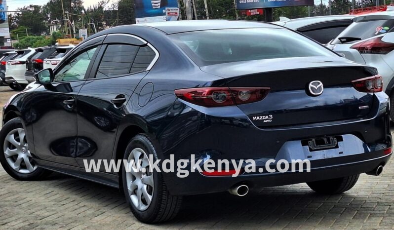 
								MAZDA – MAZDA 3  ( 15C corporate specif ) full									