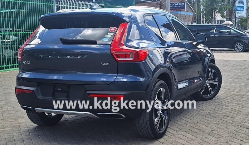 
VOLVO XC40 ( T4 ) full									