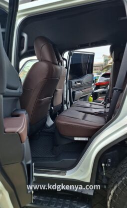 
TOYOTA-LANDCRUISER PRADO J250 (TX  L Package / 4WD / 7 full									