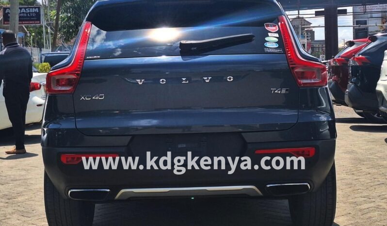 
VOLVO XC40 ( T4 ) full									