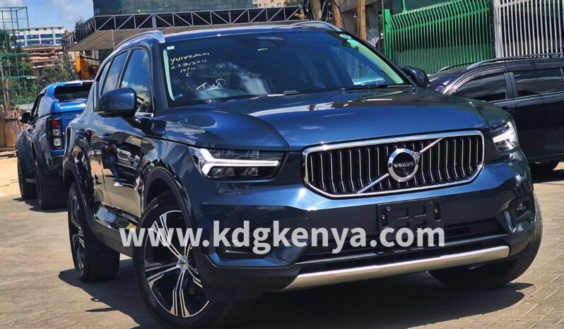 
VOLVO XC40 ( T4 ) full									