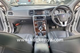 VOLVO – S60 (S60 / D4 CLASSIC)