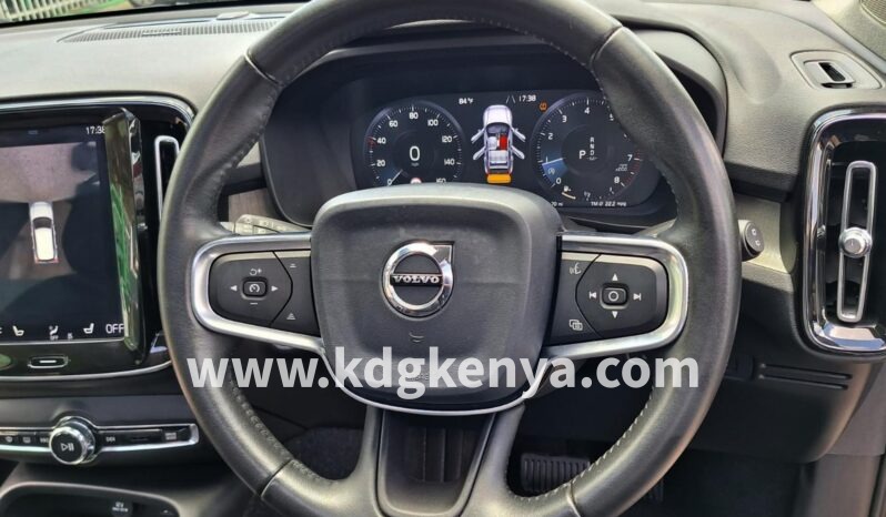 
VOLVO XC40 ( T4 ) full									