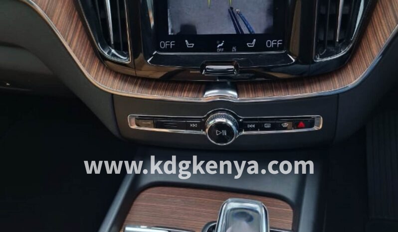 
								VOLVO-XC60 ( T8 ) full									