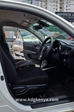 
										TOYOTA CORROLA FIELDER  (HYBRID / 2WD) full									