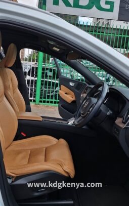 
										VOLVO-XC60 ( T8 ) full									