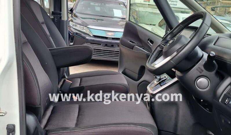 
NISSAN SERENA  FF ( E- POWER HIGHWAY STAR V ) full									