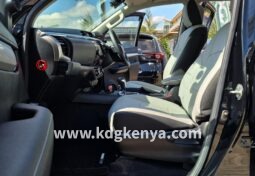 
TOYOTA HILLUX PICK UP PART4WD DIESEL ( XGRADE ) full									