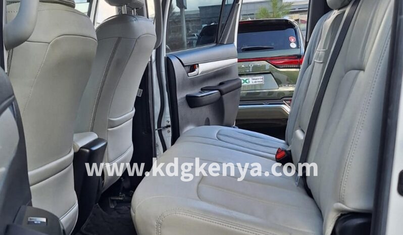 
								TOYOTA HILLUX PICK UP ( GRADE Z 4WD DIESEL ) full									
