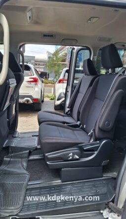 
										TOYOTA NOAH FF ( HYBRID- 7 SEATER ) full									
