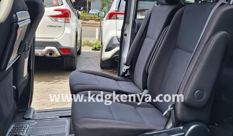 
								TOYOTA NOAH FF ( HYBRID- 7 SEATER ) full									