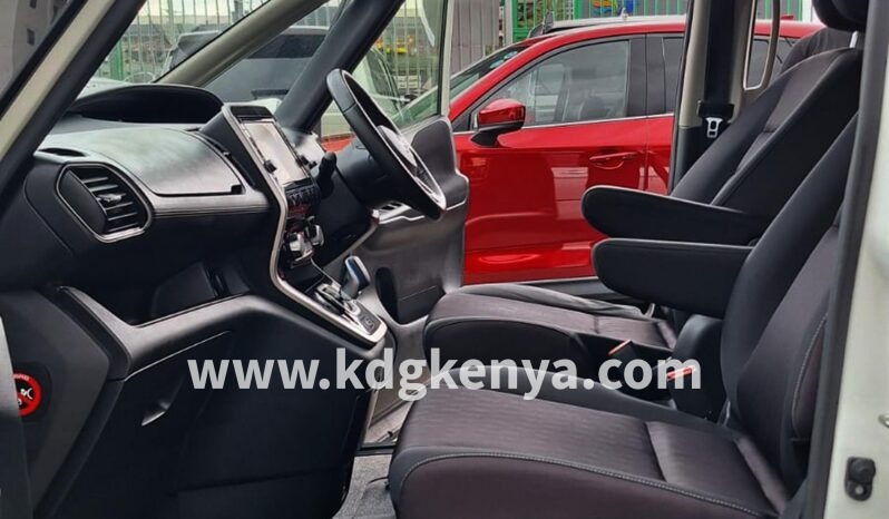 
NISSAN SERENA  FF ( E- POWER HIGHWAY STAR V ) full									